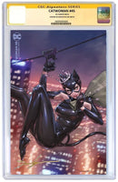 
              CATWOMAN #45 Jeehyung Lee MBC Exclusive!
            