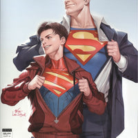 SUPERMAN #32 COVER B INHYUK LEE CARD STOCK VARIANT